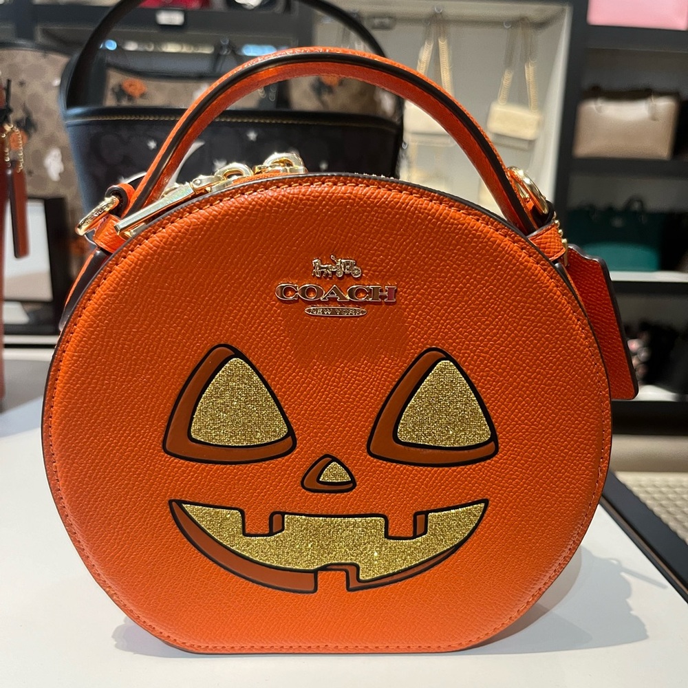 New Coach Canteen Crossbody Bag With Halloween Pumpkin Print CW468